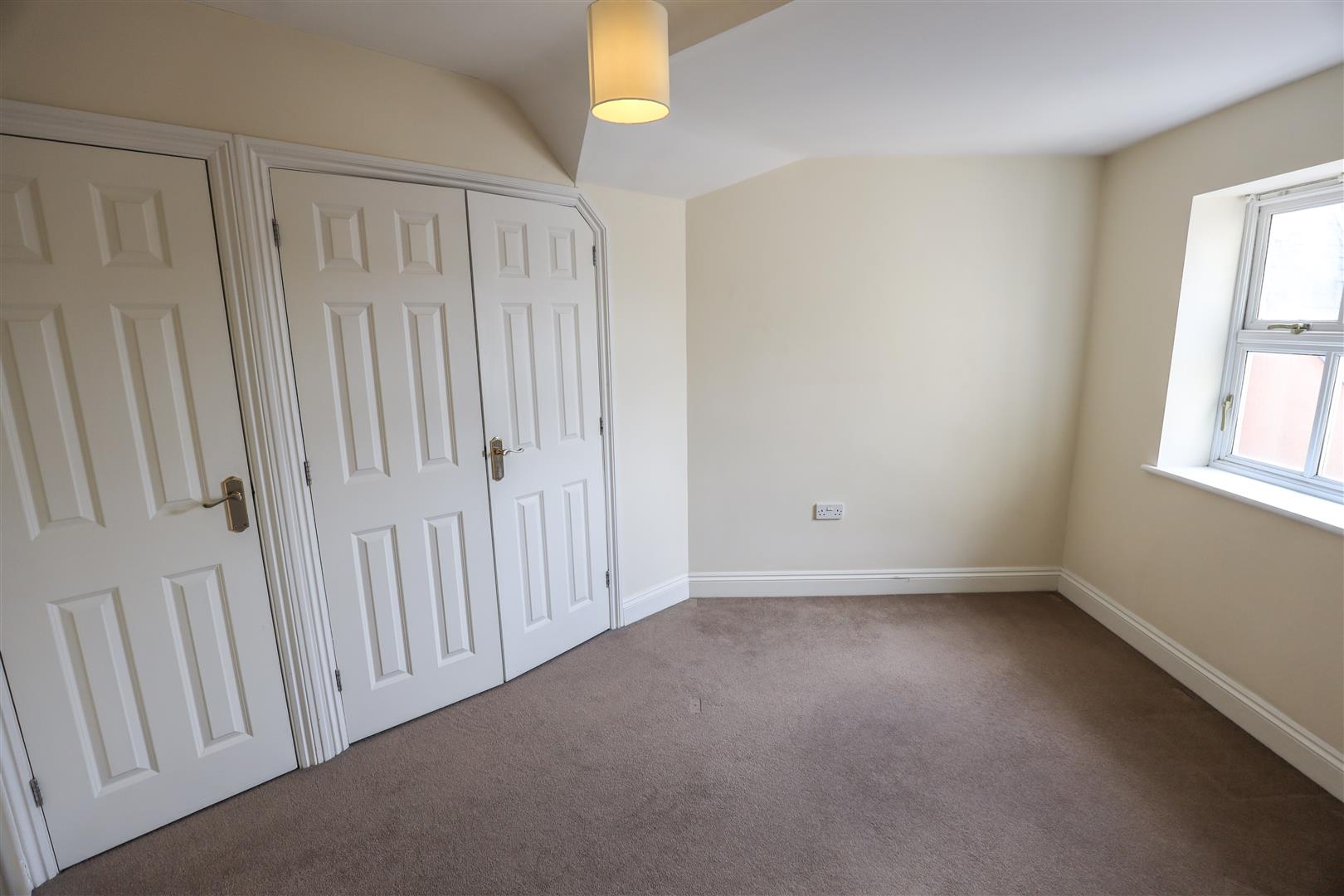 Riverside Mews, Cowbridge, Vale of Glamorgan, CF71 7NA